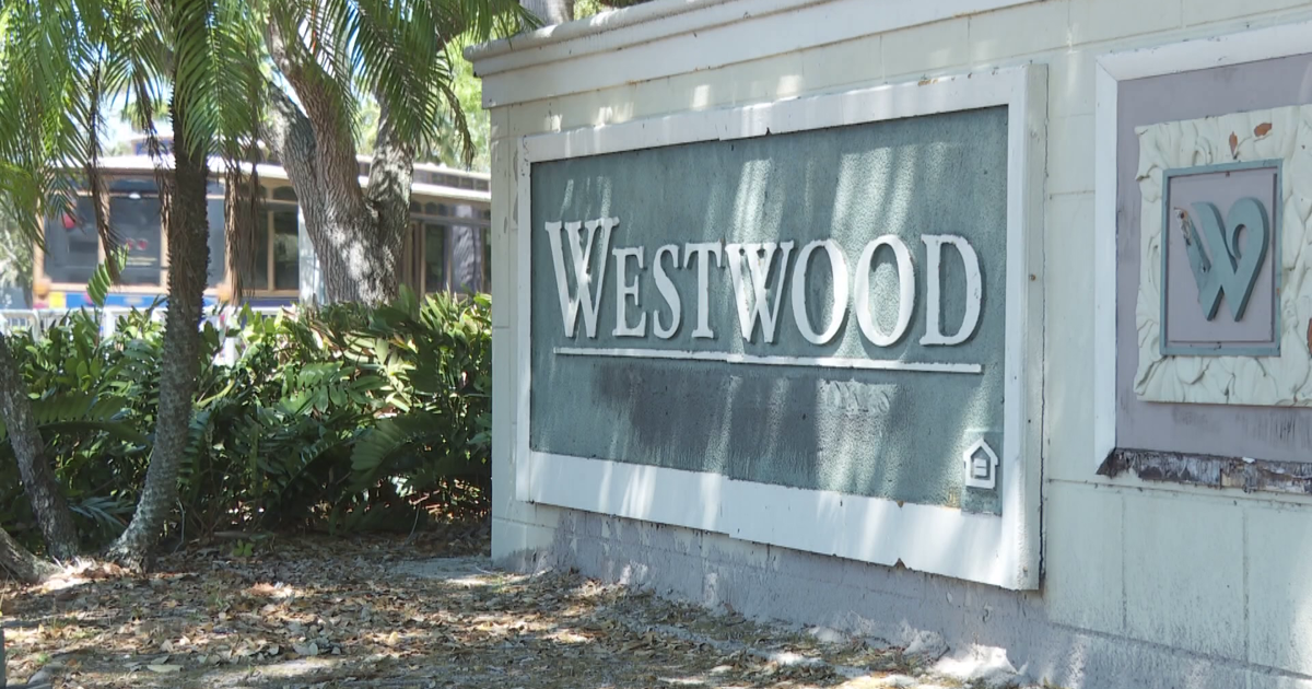 Fort Myers man caught on camera exposing himself in apartment hallway | News