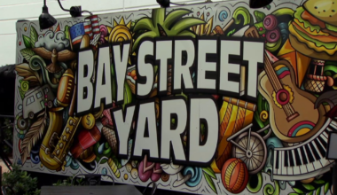 Fort Myers music fans dance through rain at Bay Street Yard's Country Fest | Lee County