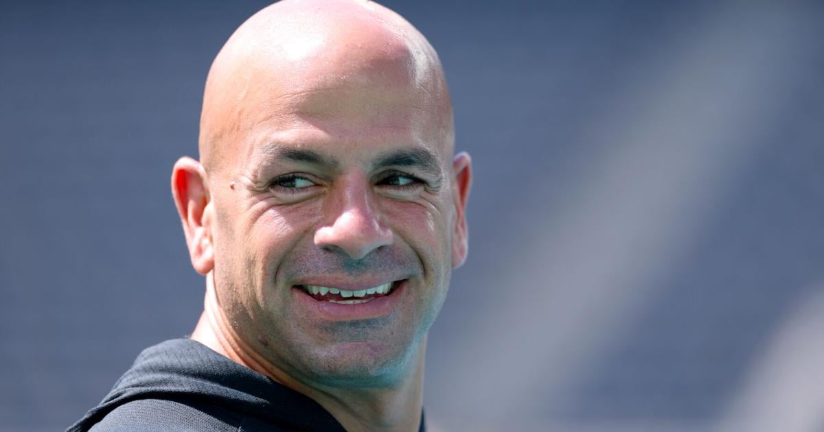 Titans' Saleh, Jacksonville's Coen bury hatchet at NFL meeting | Sports