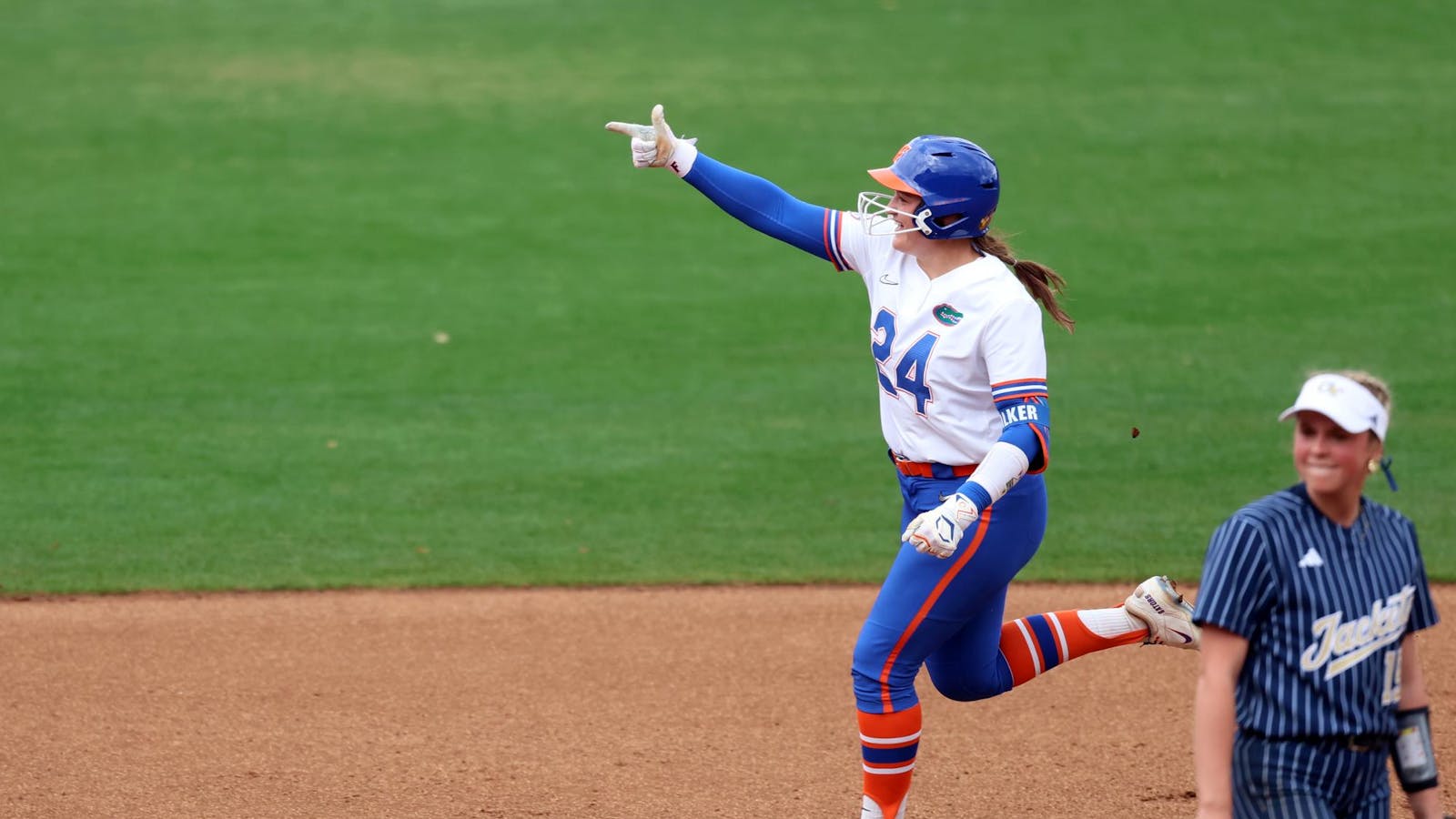 Walker’s walk-off single pushes No. 5 Florida over Missouri