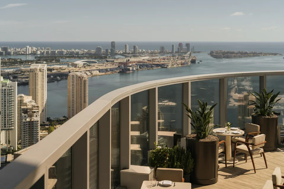 Seia offers panoramic views of Biscayne Bay and the Miami skyline from the top of 830 Brickell.