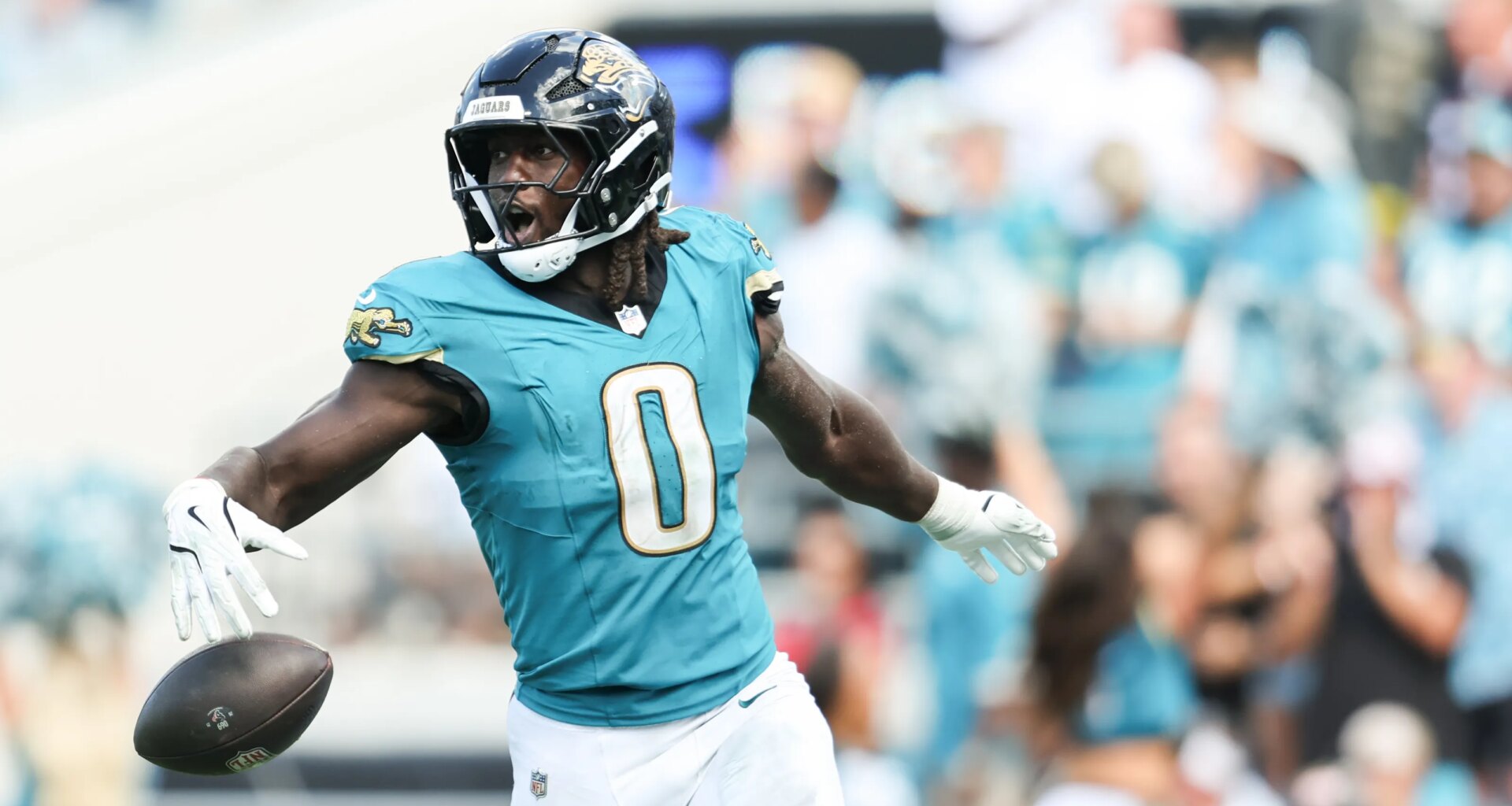 Projection has Jaguars retaining Devin Lloyd in free agency