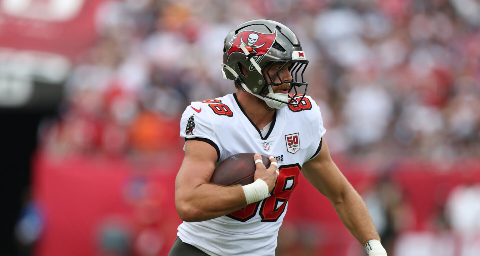 Tampa Bay Buccaneers will re-sign TE Cade Otton
