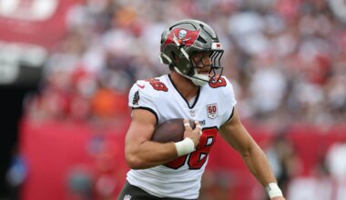 Tampa Bay Buccaneers will re-sign TE Cade Otton