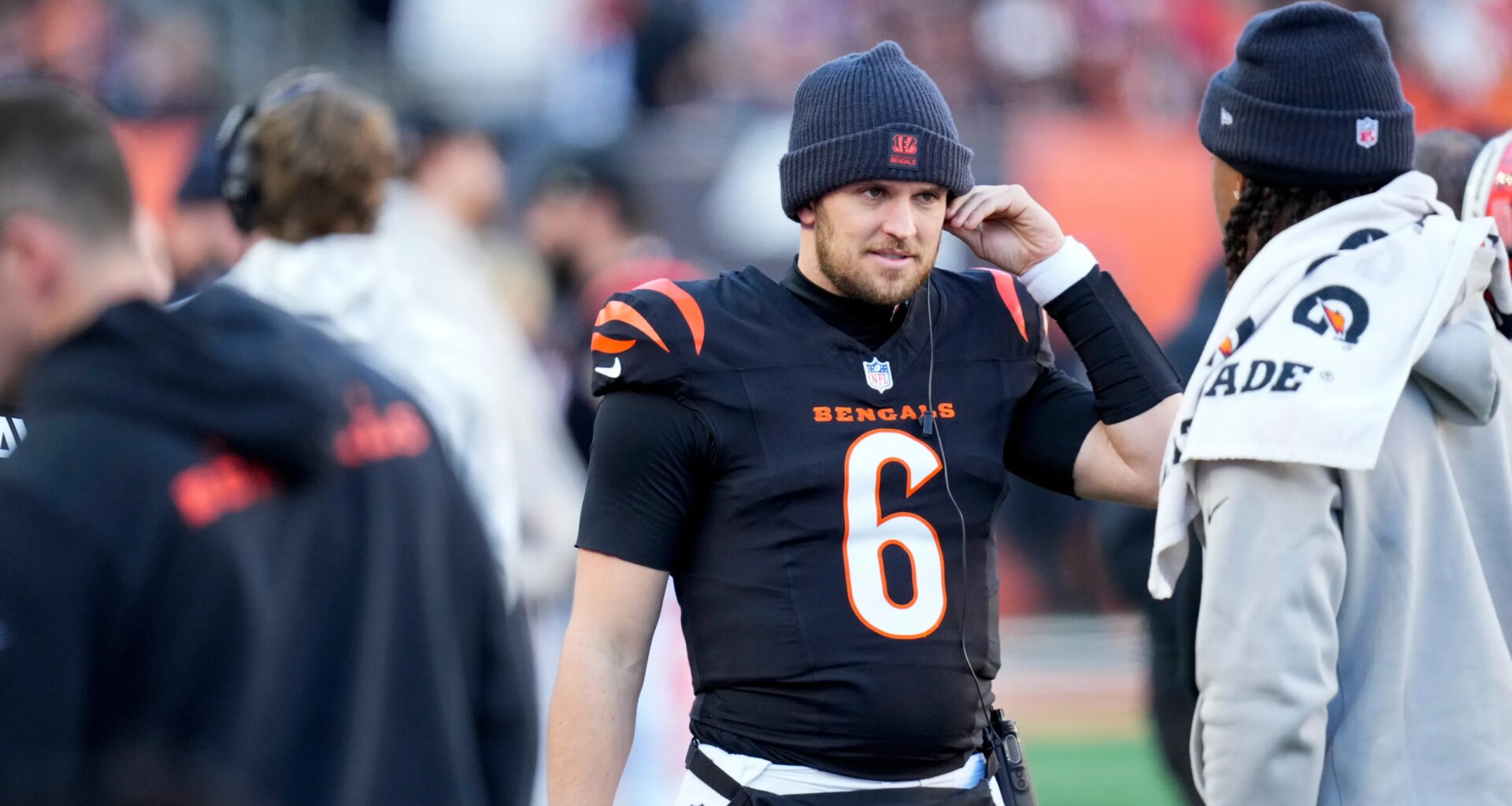 Washington Huskies' all-time leading passer signs with Tampa Bay Bucs