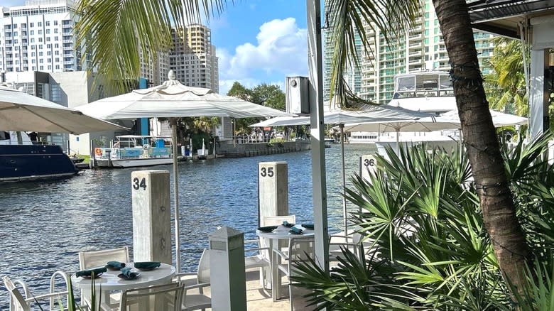 The dockside dining area at Boathouse at Riverside