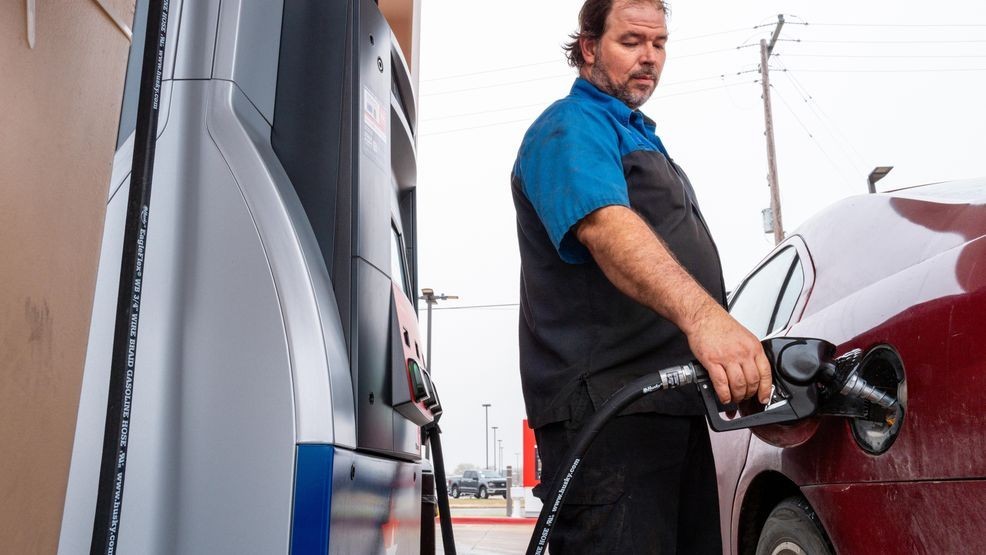 Gas prices spike across South Florida and Treasure Coast as global oil markets shift. (WPEC){p}{/p}