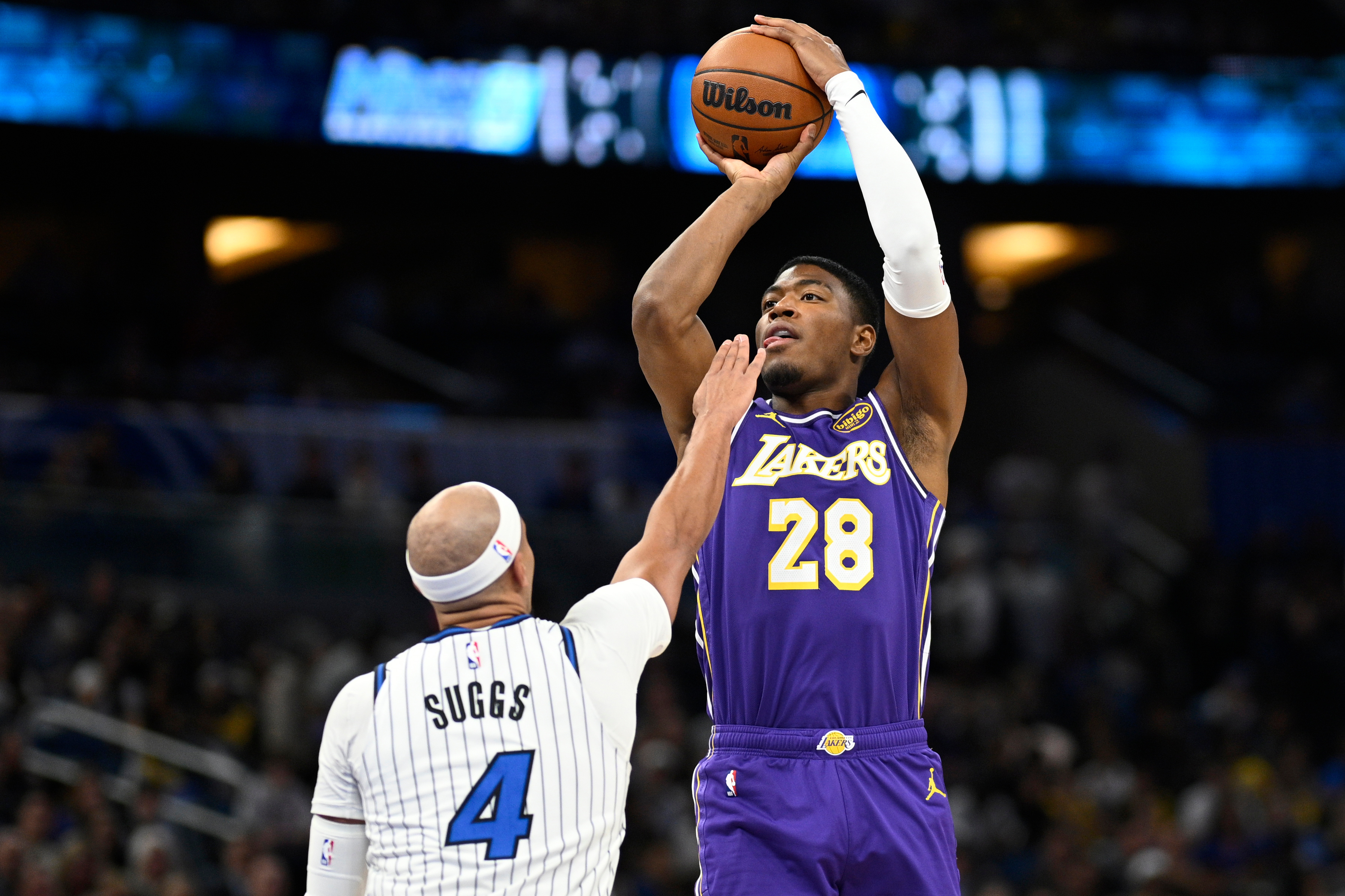 Lakers forward Rui Hachimura (28) goes up to shoot as...