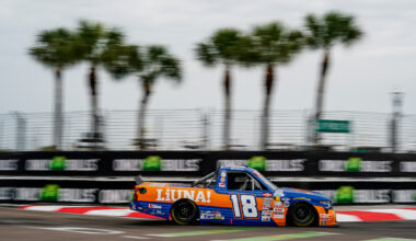 Credit: #18: Tyler Ankrum, McAnally Hilgemann Racing, LiUNA! Chevrolet Silverado