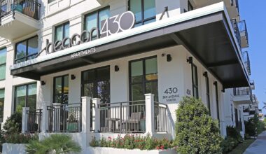 Investor buys St. Petersburg apartments