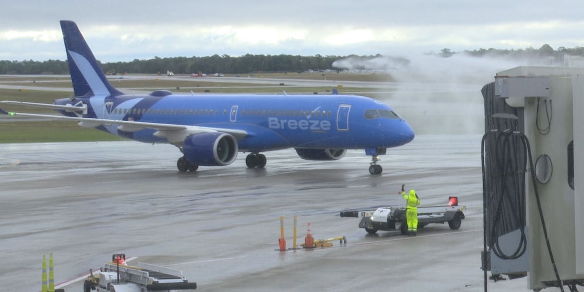 Breeze Airways celebrates inaugural flight from Pensacola to Orlando
