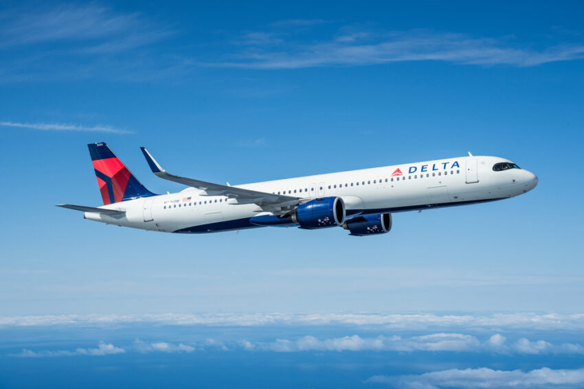 Delta - travel and tour world Delta airlines, atlanta, tallahassee, emergency landing,