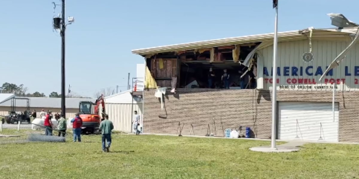 Volunteers gather to clean up at American Legion building after Jacksonville tornado damage