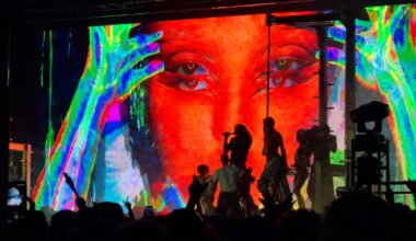 Photo of FKA Twigs performing in Miami