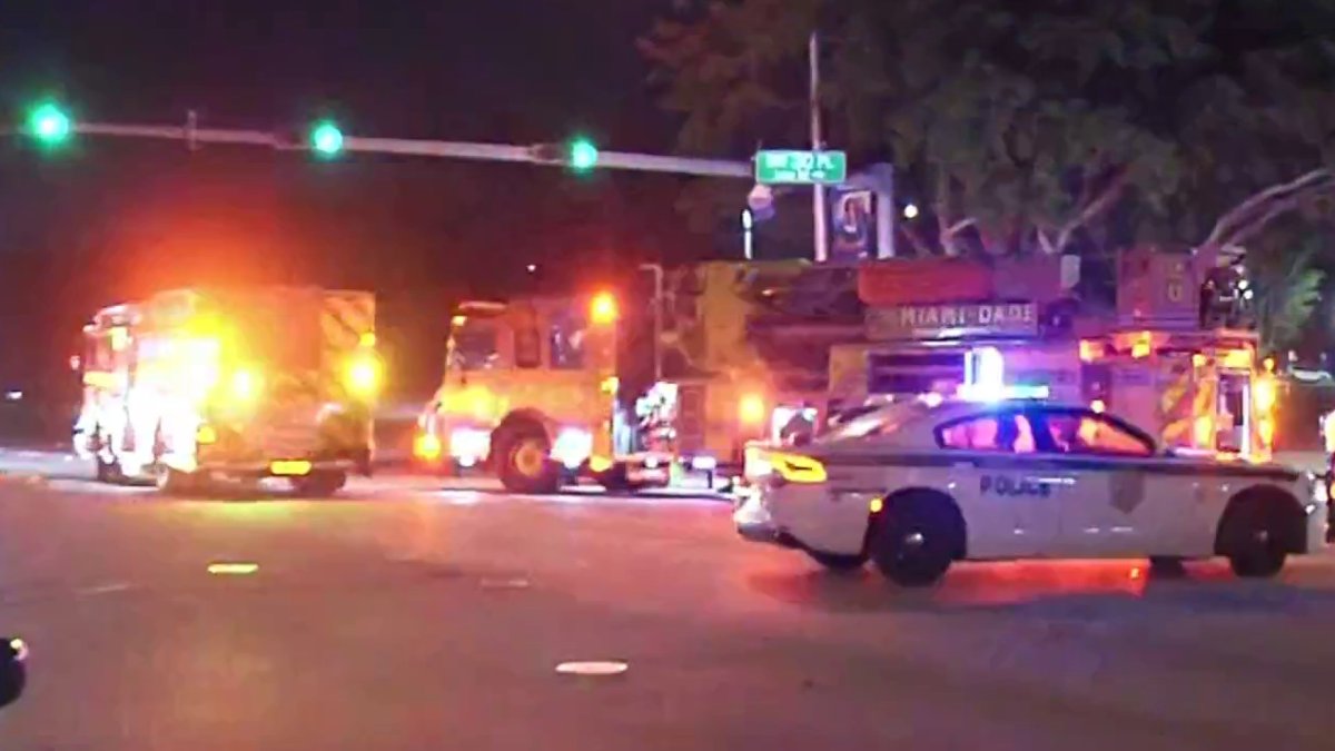 1 dead, 2 injured after vehicle crashes into tree in Miami-Dade – NBC 6 South Florida