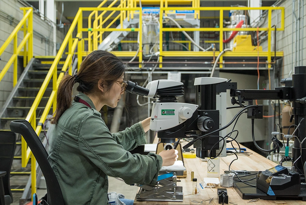 Physicist Yawen Fang