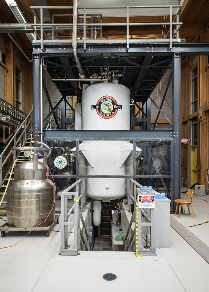 900MHz 105mm ultra wide bore magnet