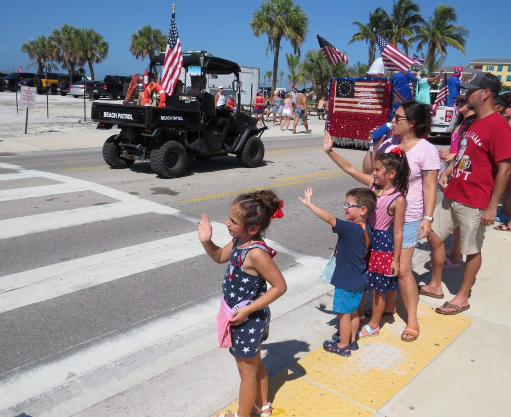Fort Myers Beach Vice Mayor, Emergency Services Director propose barricades along Estero Boulevard sidewalks - FORT MYERS