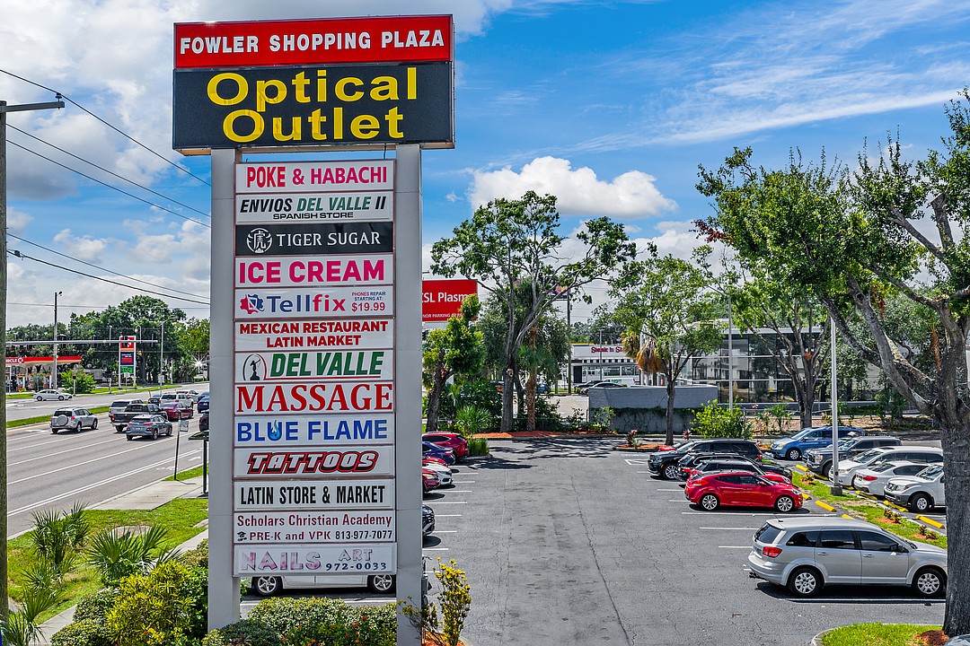47-year-old Tampa shopping center brings $8.25 million
