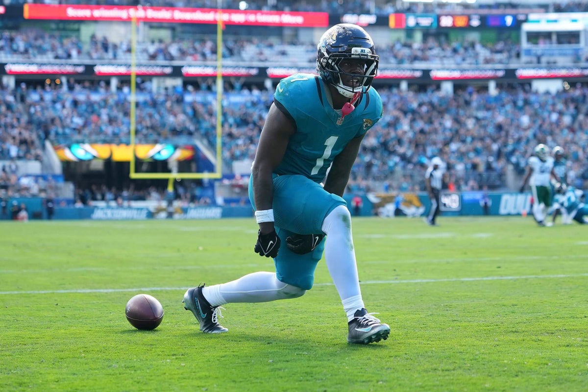 Saints signing RB Travis Etienne to 4-year deal: Sources