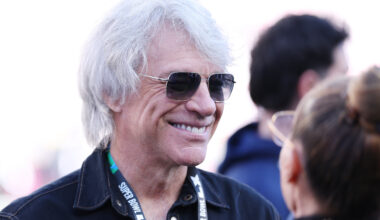 Rock legend Jon Bon Jovi hangs with Mboko, Swiatek at Miami Open