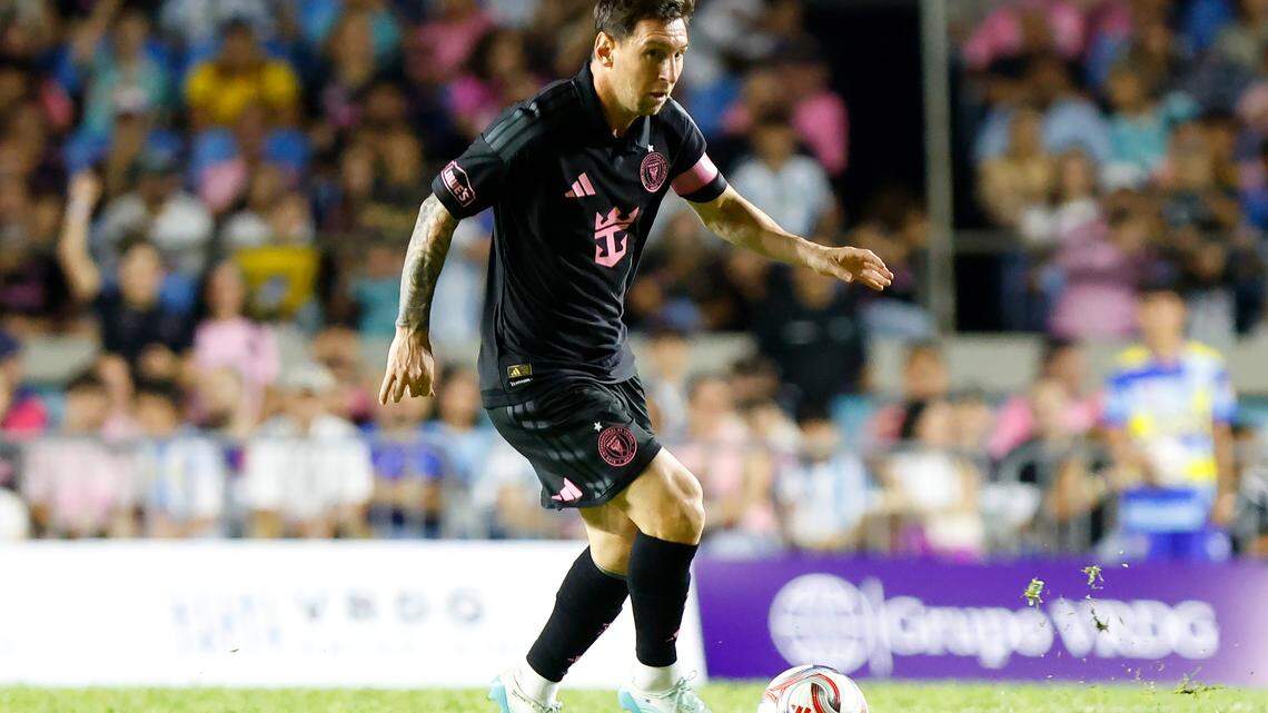 BAYAMON, PUERTO RICO - FEBRUARY 26: Lionel Messi of Inter Miami drives the ball during a friendly game between Independiente del Valle and Inter Miami on February 26, 2026 in Bayamon, Puerto Rico. (Photo by Leopoldo Smith/Getty Images)