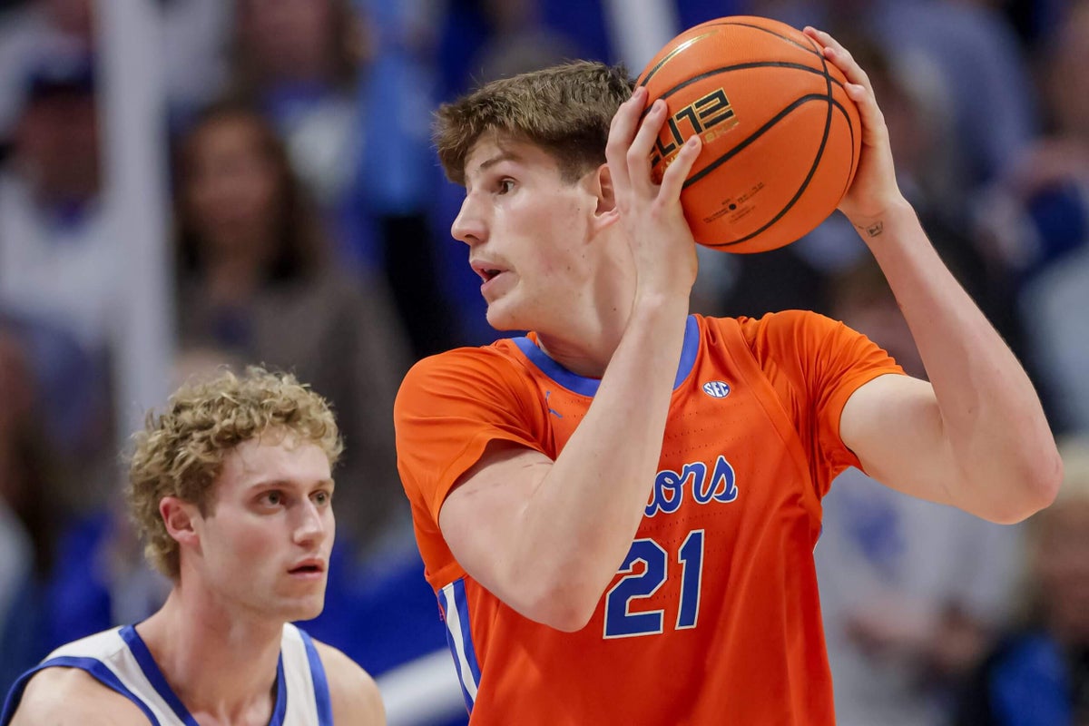 Florida pounces on No. 1 seed as UConn stumbles; Purdue falls; BYU shocks Texas Tech
