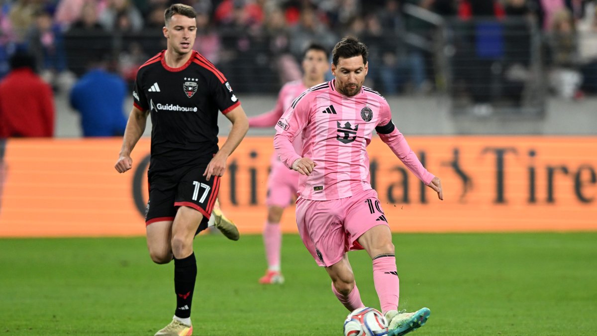 Messi lifts Inter Miami past D.C. United 2-1 before 72K crowd – NBC 6 South Florida