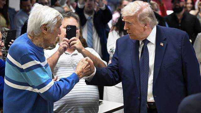 President Donald Trump visited Venezuelan restaurant El Arepazo on March 9, 2026, in Doral. President Donald Trump visited Venezuelan restaurant El Arepazo on March 9, 2026, in Doral.