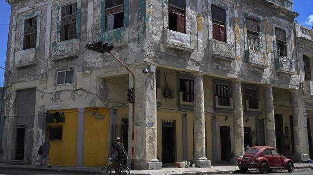 View of a corner of Havana during a blackout on March 16, 2026. Cuba suffered a widespread power cut against the backdrop of a severe crisis on the island. 