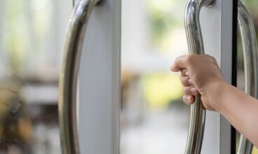 Two Charged in Hialeah Jewelry Thefts Involving Door-Holding Scheme | the Centurion