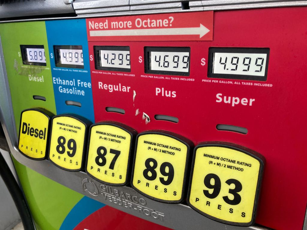 Florida gas prices climb past $4 a gallon in Monday surge – Orlando Sentinel