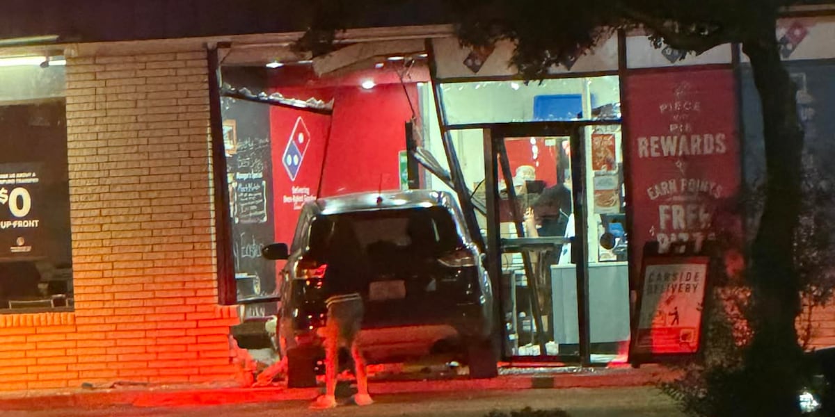 No injuries reported after vehicle crashes into Domino’s Pizza in Jacksonville