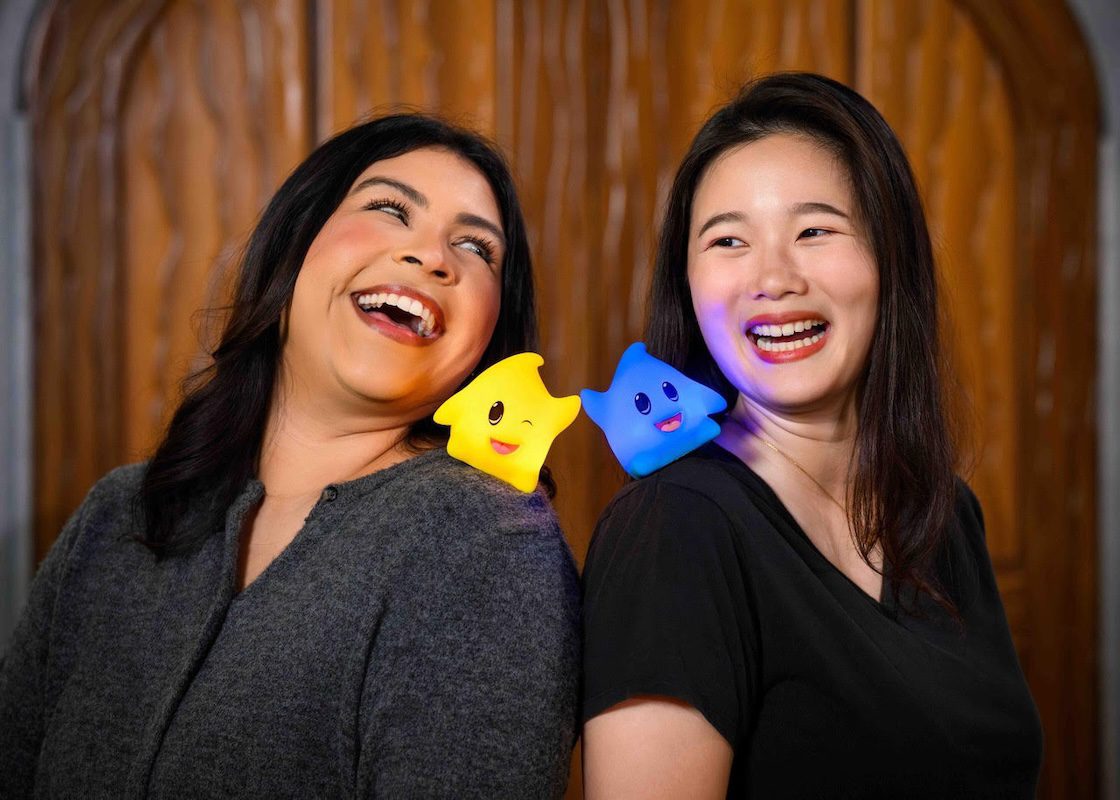 Girls showing of their Luma shoulder pals