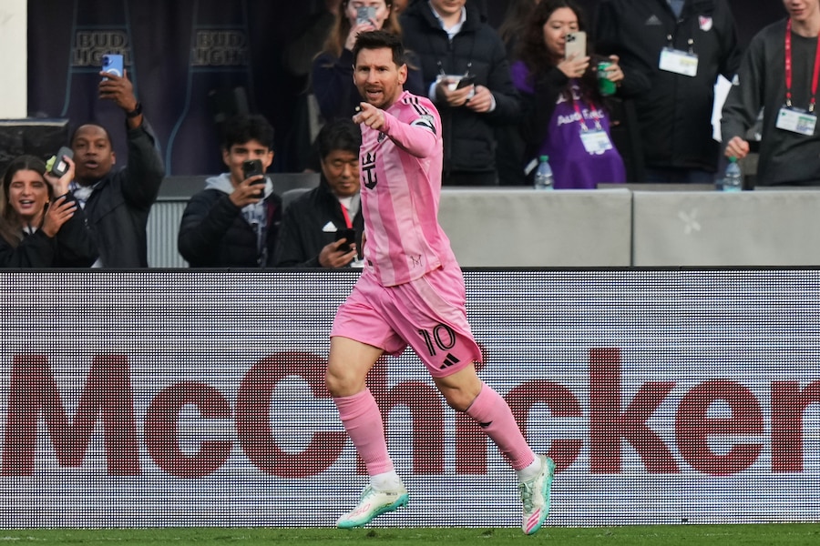 MLS: Messi lifts Inter Miami past D.C. United 2-1 before 72,026 in Baltimore