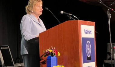 Miami Lighthouse CEO receives Florida Impact Advocate Award