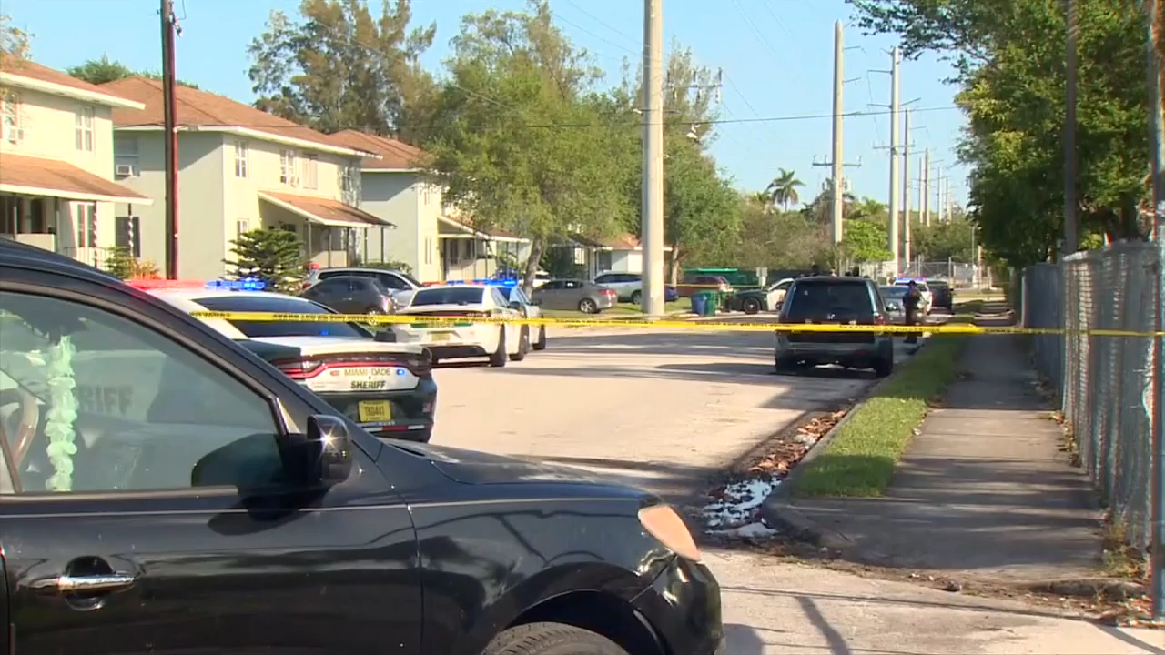Woman injured, rushed to hospital in stable condition after shooting in NW Miami-Dade - WSVN 7News | Miami News, Weather, Sports