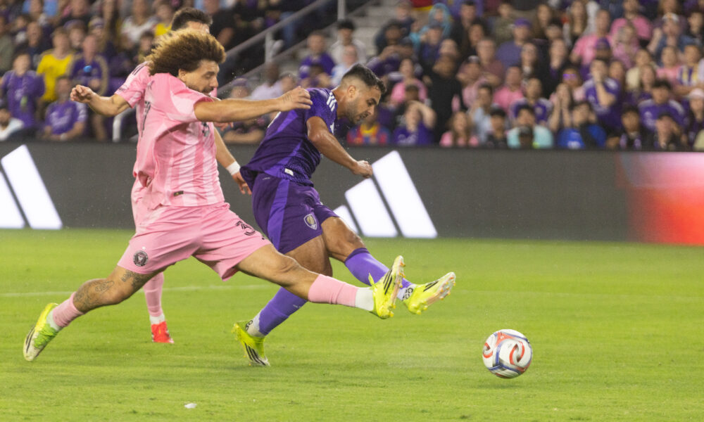 Image of Martin Ojeda dribbling past Maxi Falcon vs. Inter Miami.