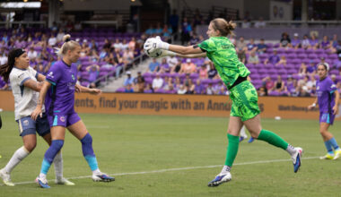 Image of Anna Moorhouse catching the ball against the Seattle Reign.