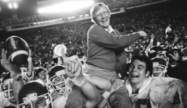 Lou Holtz, who coached Notre Dame to 1988 national title, dies at 89 in Orlando – Orlando Sentinel