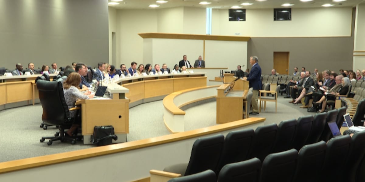 Florida lawmakers end session with key priorities left undone