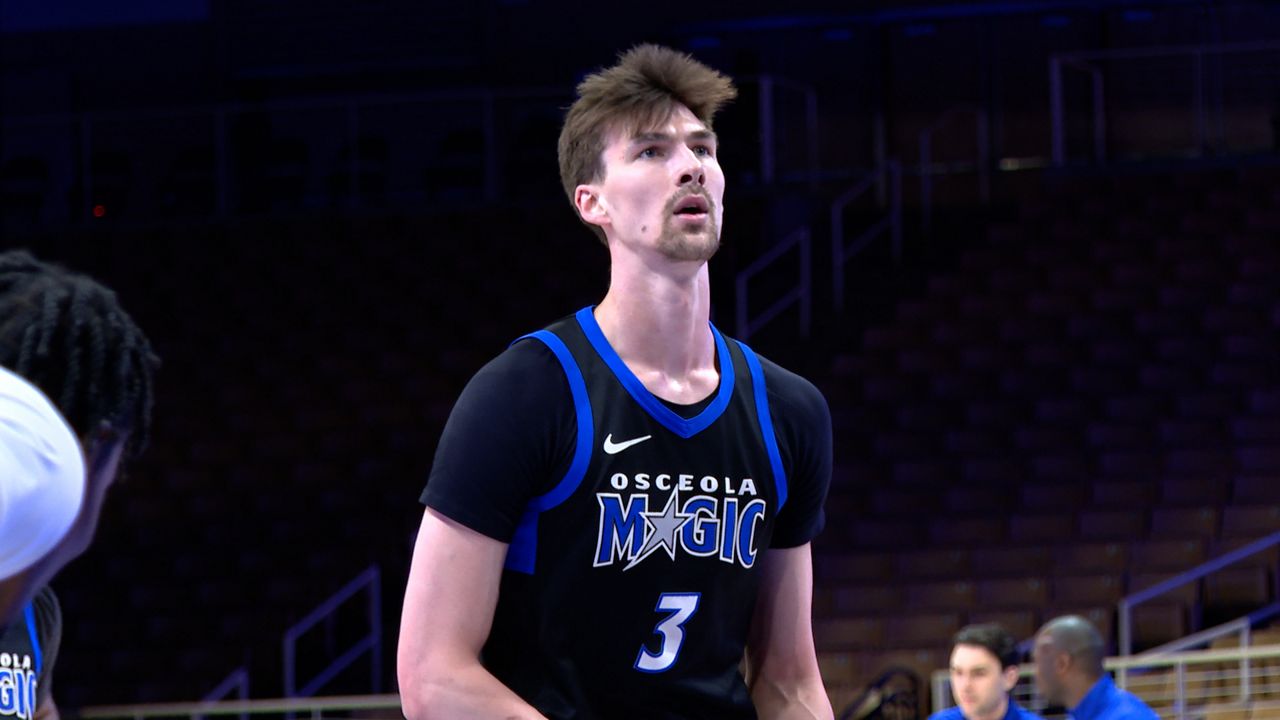Colin Castleton with the Osceola Magic (Thomas Cook/Spectrum Sports 360)