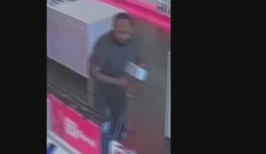 Surveillance video shows man snatching phone from T-Mobile employee in Doral – NBC 6 South Florida