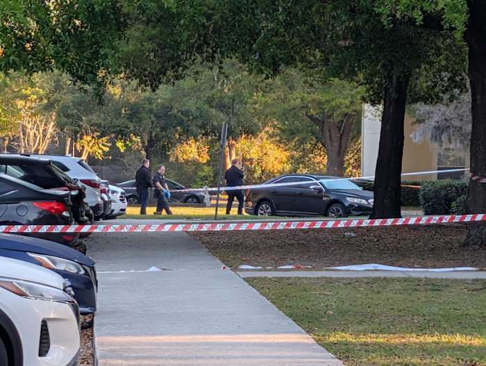 Police search for suspect connected to deadly shooting at Jacksonville apartment complex