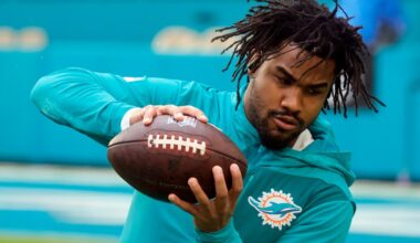 Miami Dolphins trade Jaylen Waddle to Broncos for draft picks