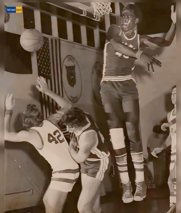 Darryl Dawkins towered above competitors in his days as an Evans High School boys basketball superstar. (Orlando Sentinel file photo)