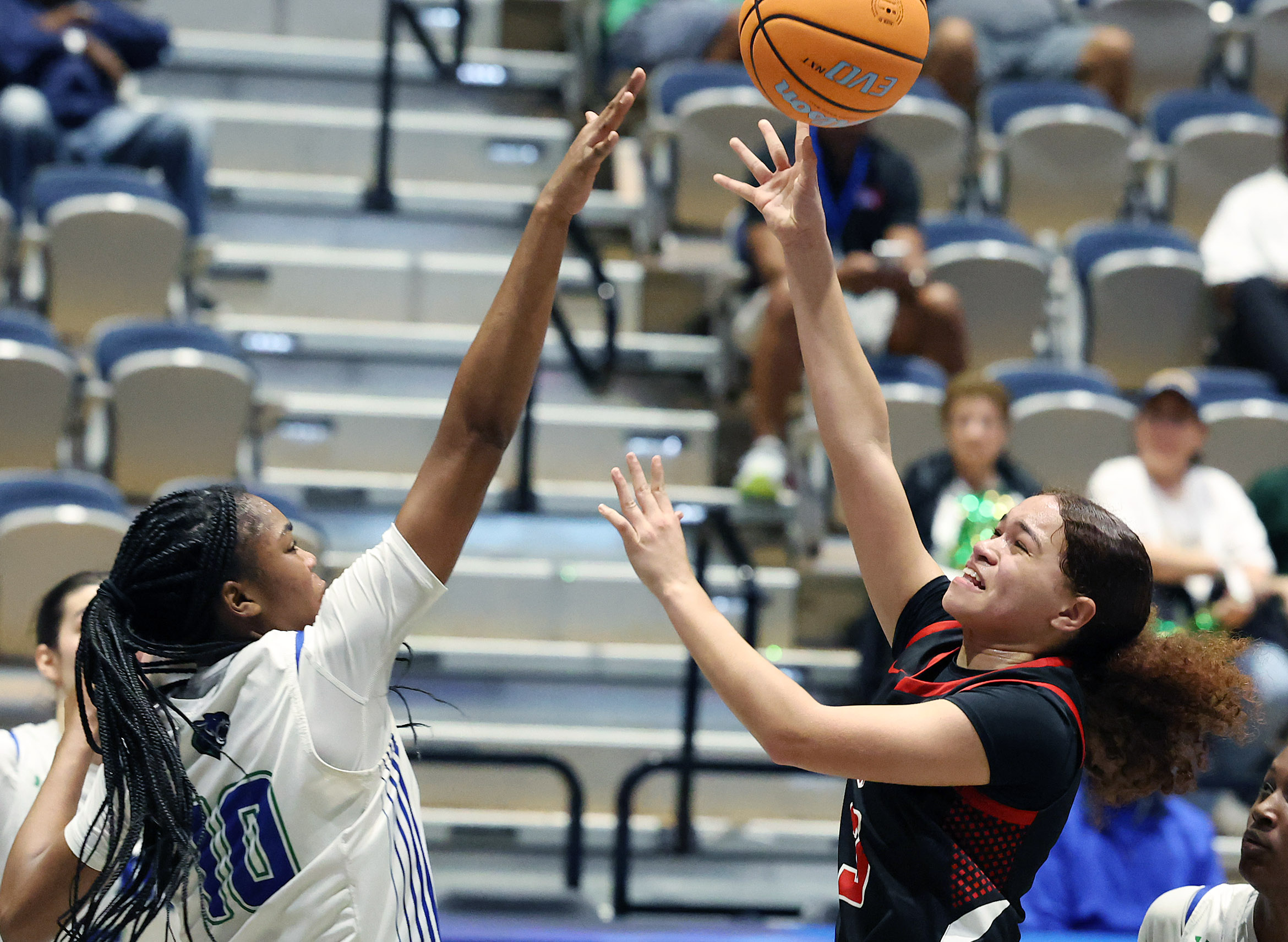 Lake Highland player Valeria Munoz (3) battles Somerset player Dylande...