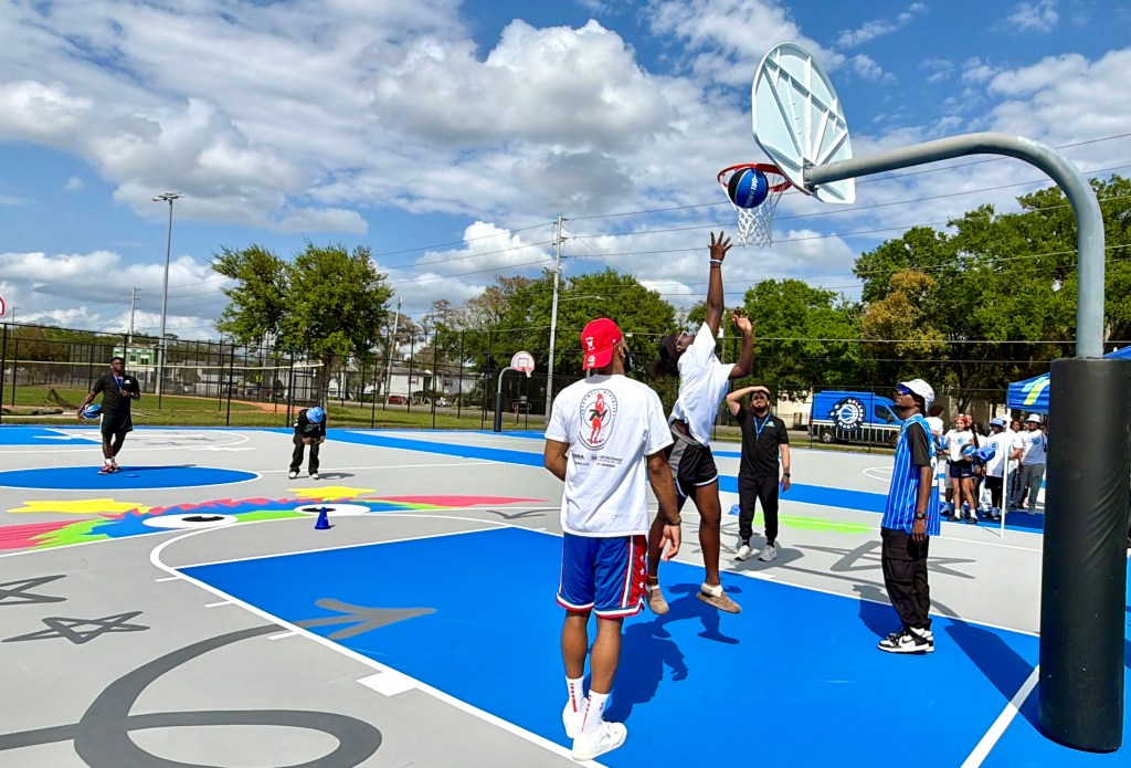 Orlando Magic's Jevon Carter helps give back to community