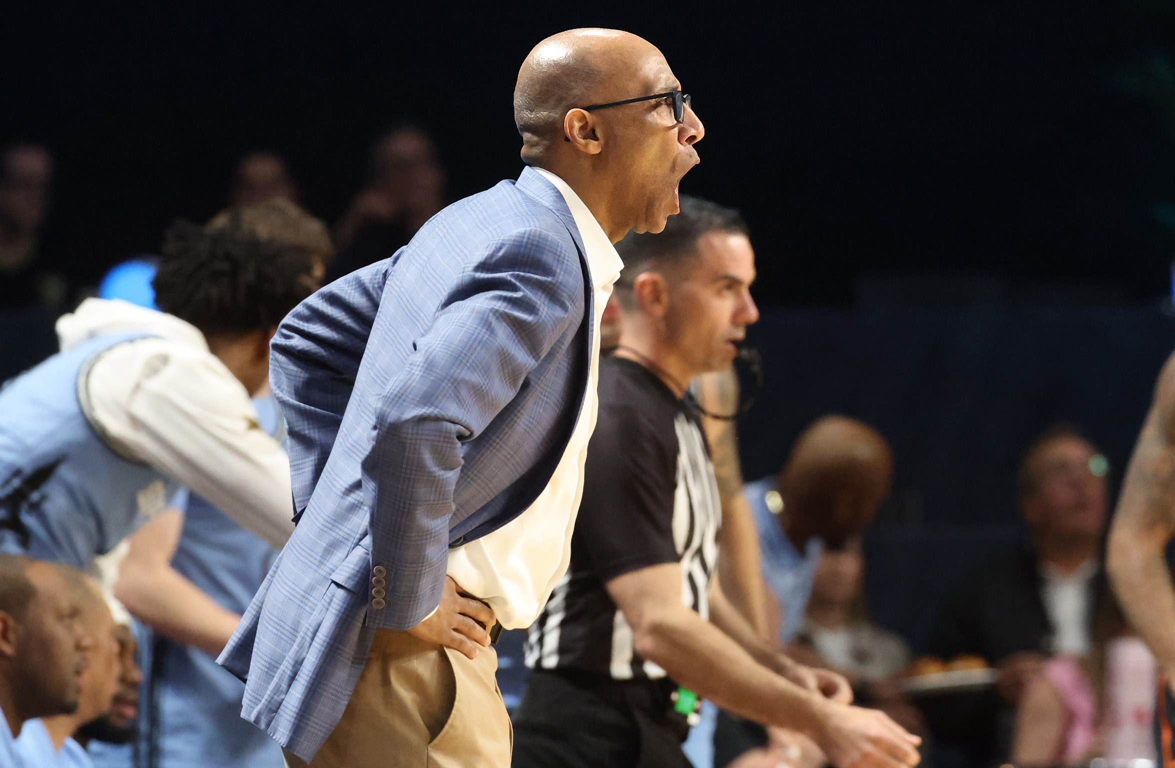 UCF head coach Johnny Dawkins yells during the Oklahoma State...