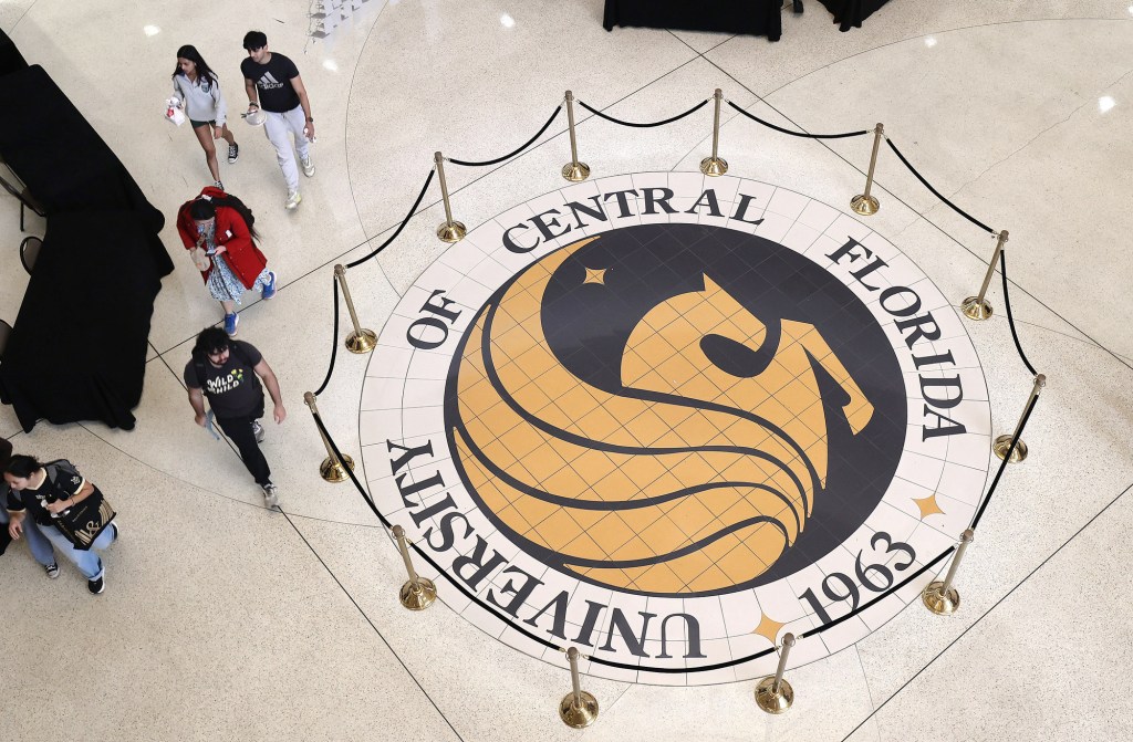 Florida bill would allow college staff to carry guns